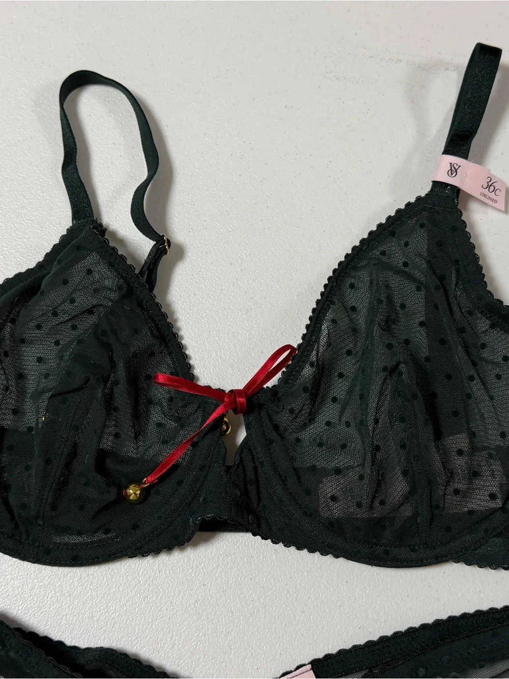Victoria’s Secret Holiday Mesh Bra Thong Set 36C Large NWT